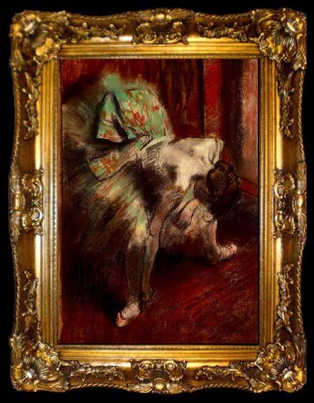 framed  Edgar Degas Dancer in Green Tutu, ta009-2