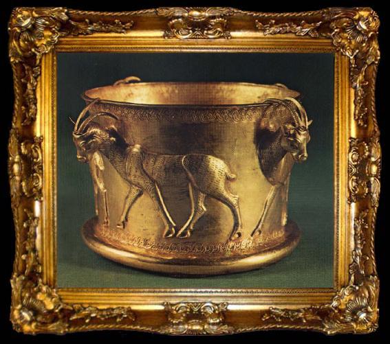 framed  unknow artist Rhyton in the form of a lion griffin, ta009-2